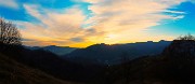 49 Il sole tramonta verso il Monte Zucco